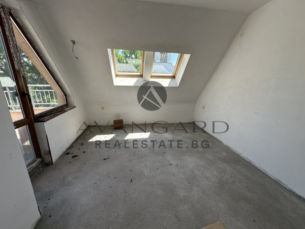 Two bedroom apartment with Act 16! Marasha!