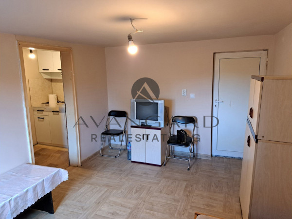 Етаж от Къща с гараж / Захарна Фабрика