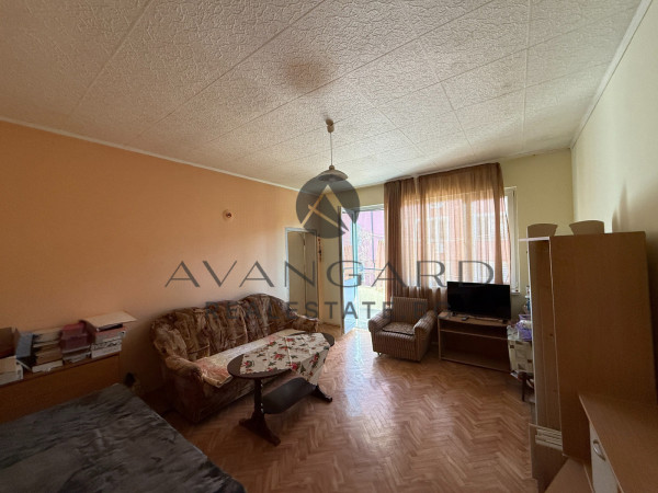 ДВУСТАЕН АПАРТАМЕНТ С ТРИ ОТДЕЛНИ СТАИ ДО ВСИ