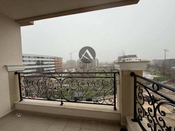 TWO-ROOM APARTMENT IN FRONT OF AKT15! THE BREAKER!