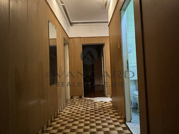 ТРИСТАЕН АПАРТАМЕНТ! ИЗГРЕВ!