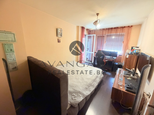 ТРИСТАЕН С ГАРАЖ В ЦЕНАТА / КАМЕНИЦА 1