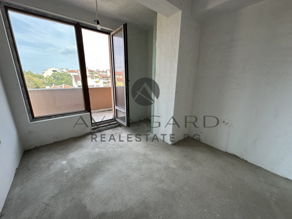 Spacious two -bedroom / top location / new building
