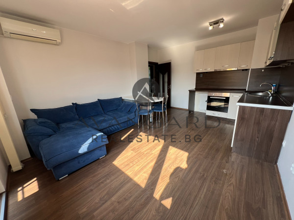 Fully furnished one -bedroom to the forum