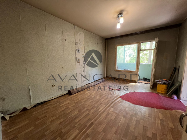 Two -bedroom apartment to the white birch park