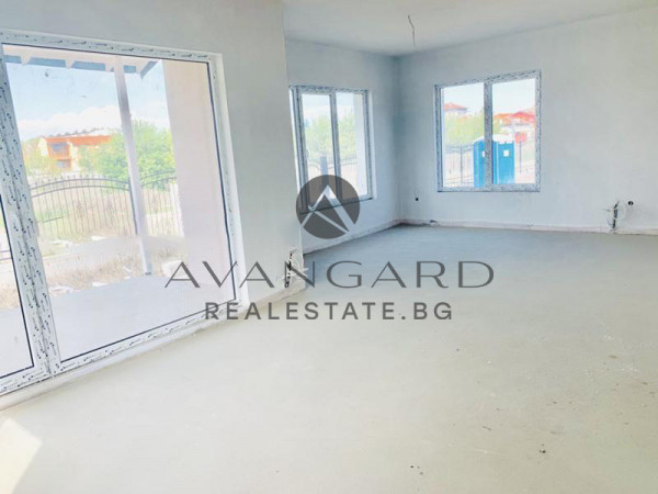 ДВУЕТАЖНА КЪЩА С АКТ 16 В КОМАТЕВО !!!