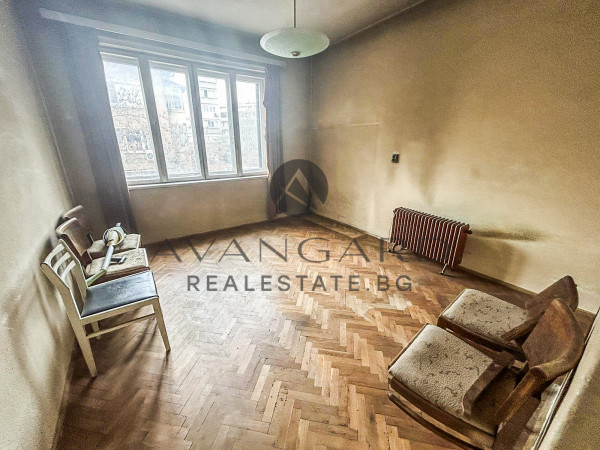 Тристаен С ПАРКОМЯСТО ВОЕННА БОЛНИЦА