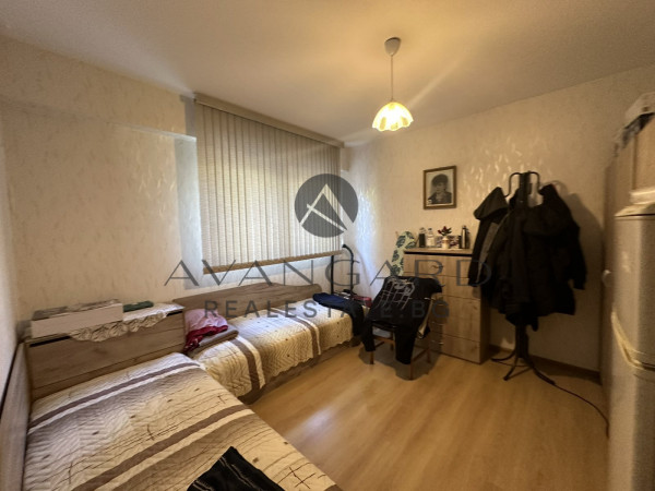 Three-room Kamenitsa 2