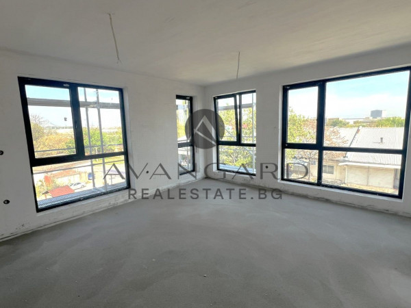 АКТ 14! ПРОСТОРЕН ТРИСТАЕН