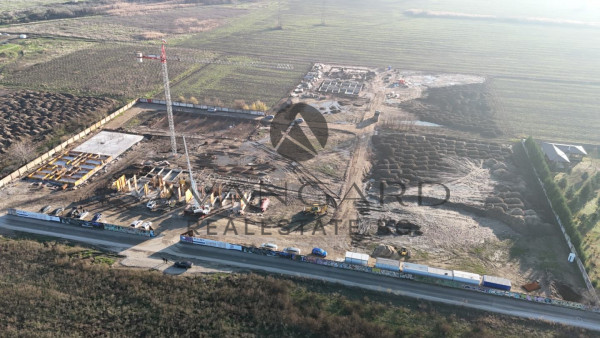 Тристаен апартамент в малка сграда