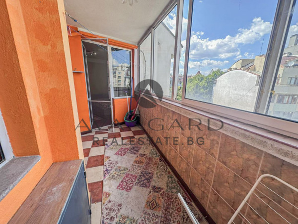 TOP LOCATION / THREE-BEDROOM APARTMENT / FURNISHED / KARSHAIYAKA