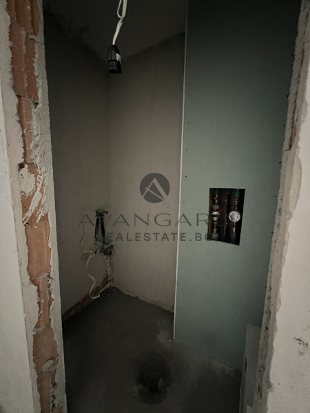 One -bedroom apartment with porch on Raya Street