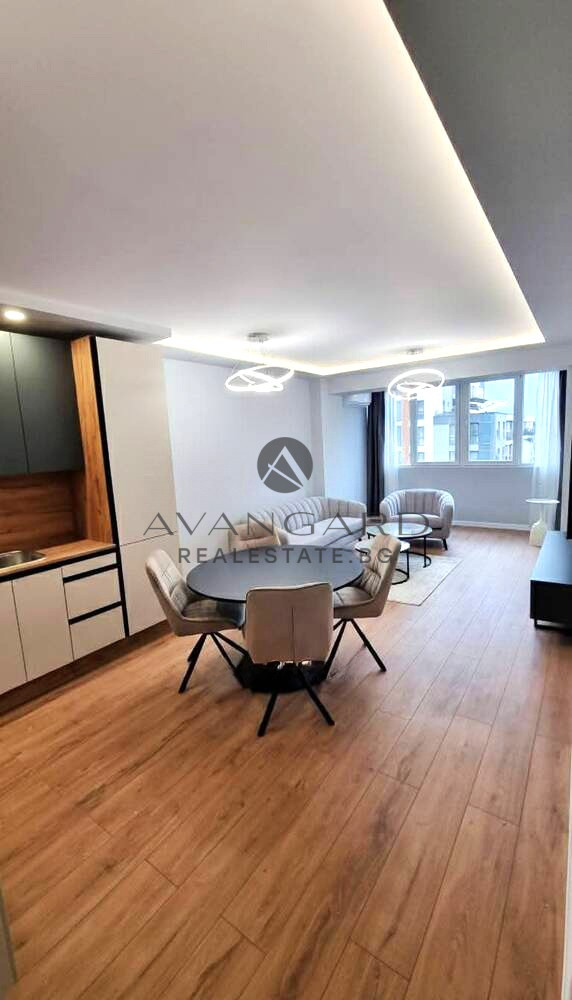 ОБЗАВЕДЕН ТРИСТАЕН / КЪРШИЯКА