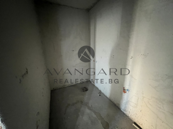 ПРЕД АКТ 16! Тристаен Остромила