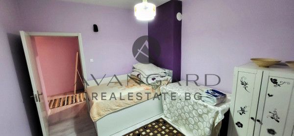 CENTRAL STATION! THREE BEDROOM FURNISHED!