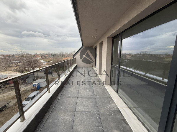 ТРИСТАЕН АПАРТАМЕНТ! ГРЕБНА БАЗА!