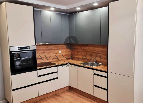 ОБЗАВЕДЕН ТРИСТАЕН / КЪРШИЯКА