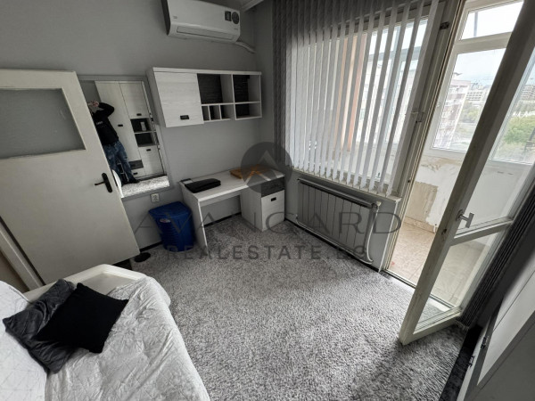 FREE PARKING!!! THREE-ROOM APARTMENT!!! REAL SQUARE !!!