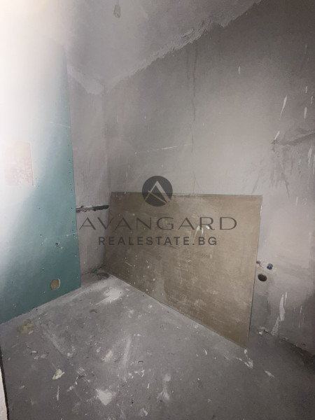 TWO-ROOM APARTMENT IN FRONT OF AKT15! THE BREAKER!