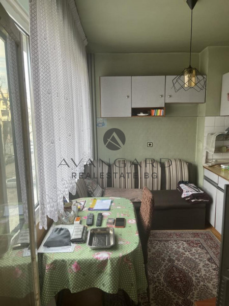 Обзаведен двустаен гимн. Васил Коларов