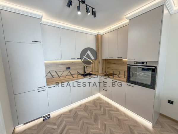 АКТ 16! Луксозен двустаен Южен