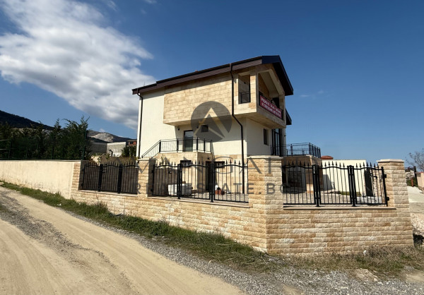 САМОСТОЯТЕЛНА КЪЩА С ДВОР! с. Брестник