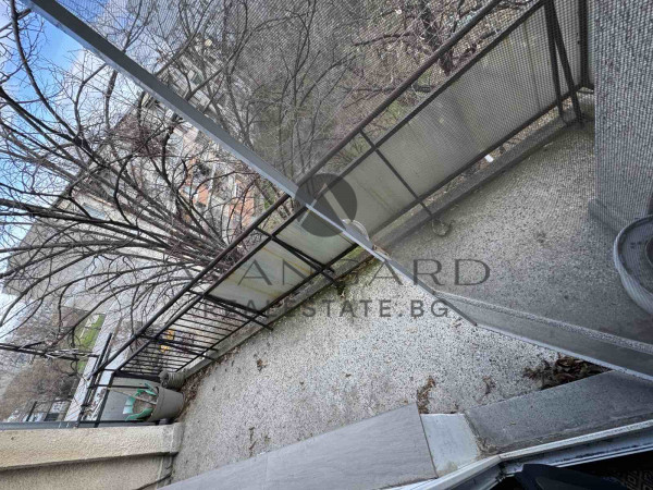 ТРИСТАЕН РЕАЛНА КВАДРАТУРА  !!! КЮЧУК ПАРИЖ !!!