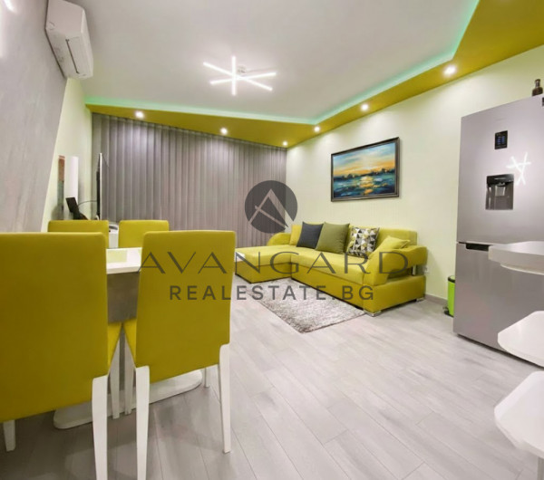 Тристаен обзаведен С ГАРАЖ / Южен