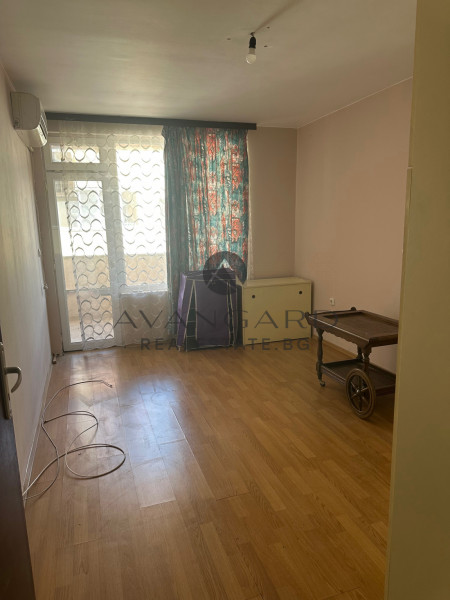 One-bedroom apartment next to Kamenitsa Park