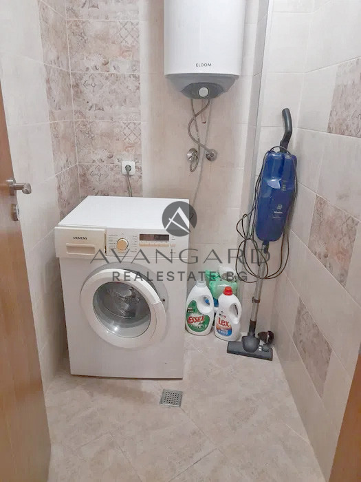 TWO BEDROOM TOP LOCATION!