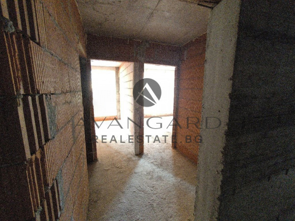 TWO-ROOM APARTMENT WITH YARD AND PARKING SPACE! BEFORE ACT14! BRANDING!