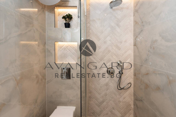 LUXURIOUSLY FURNISHED TWO-ROOM APARTMENT