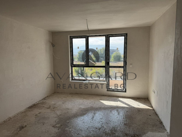 ГАРАЖ В ЦЕНАТА! ДВУСТАЕН ОСТРОМИЛА