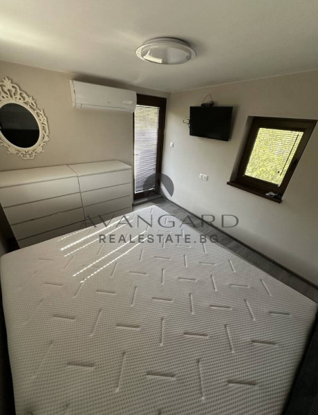 ОБЗАВЕДЕНА КЪЩА В с.БРЕСТНИК