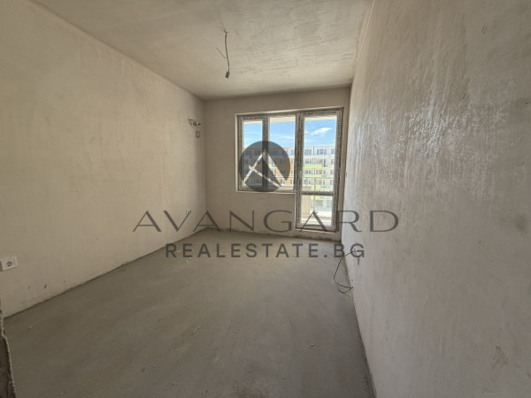 Двустаен Южно изложение среден етаж