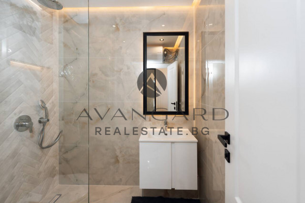 LUXURIOUSLY FURNISHED TWO-ROOM APARTMENT