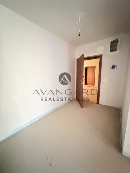 FOUR-BEDROOM APARTMENT NEAR ROWING CANAL