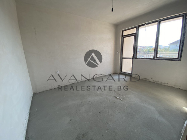 ИЗГОДНО! Тристаен апартамент Остромила