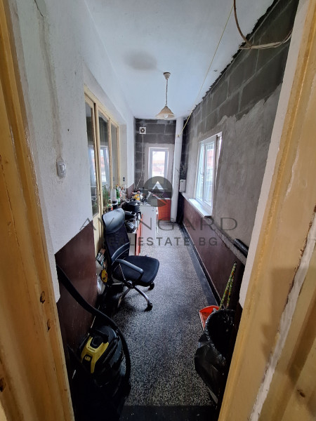 Етаж от Къща с гараж / Захарна Фабрика