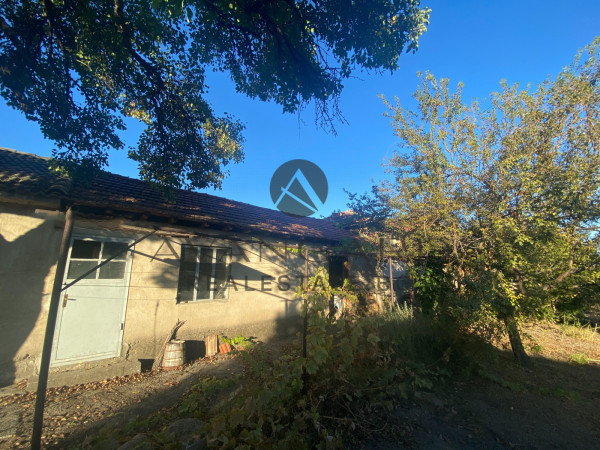 House with 931 sq.m. yard / Yagodovo