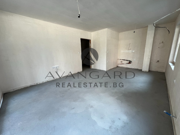 Two -bedroom apartment with porch