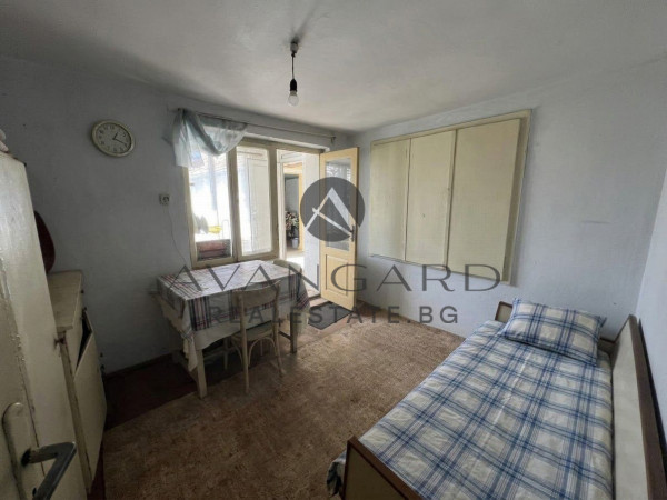 ДВУЕТАЖНА КЪЩА с.КРУМОВО