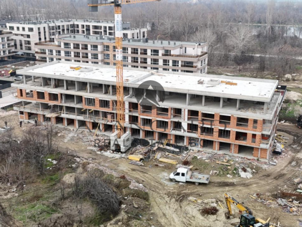 Двустаен апартамент в малка сграда до Гребна база