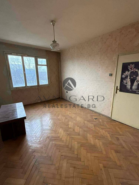 THREE-ROOM REAL SQUARE AREA / SMYRNENSKI