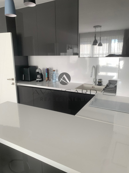 ДВУСТАЕН С ПАРКОМЯСТО! ОБЗАВЕДЕН ! КЪРШИЯКА!