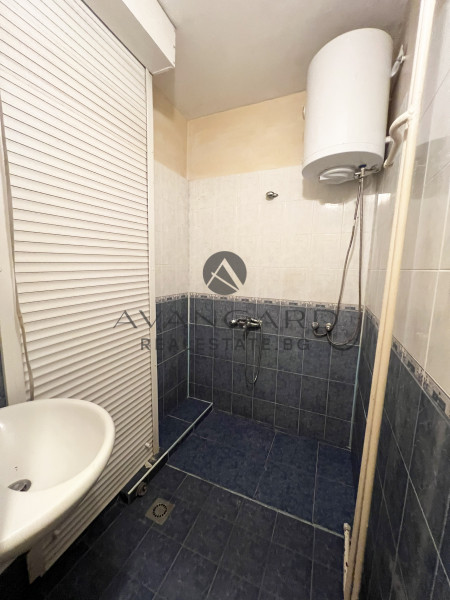 A renovated two -bedroom apartment in Karshiyaka