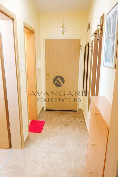 Top location! Two -bedroom Smirnenski