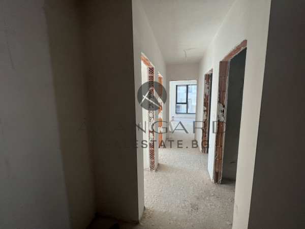 Тристаен апартамент / Кършияка