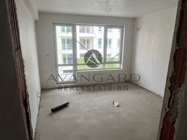 One -bedroom apartment with south exposure to Act 16