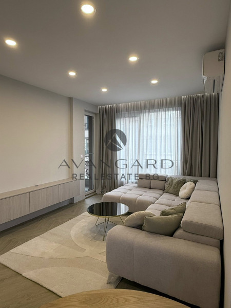 ДВУСТАЕН ОБЗАВЕДЕН! СМИРНЕНСКИ!